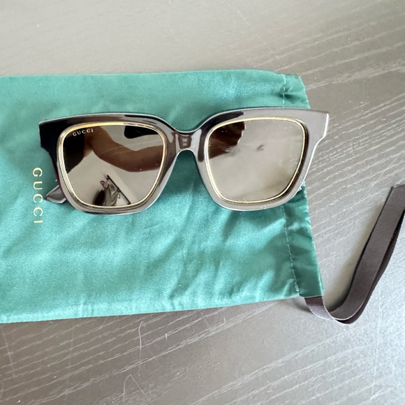 NEW GUCCI SUNGLASSES - Picture 3 of 5